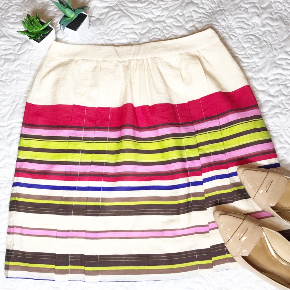 Ann Taylor LOFT A lined pleated skirt